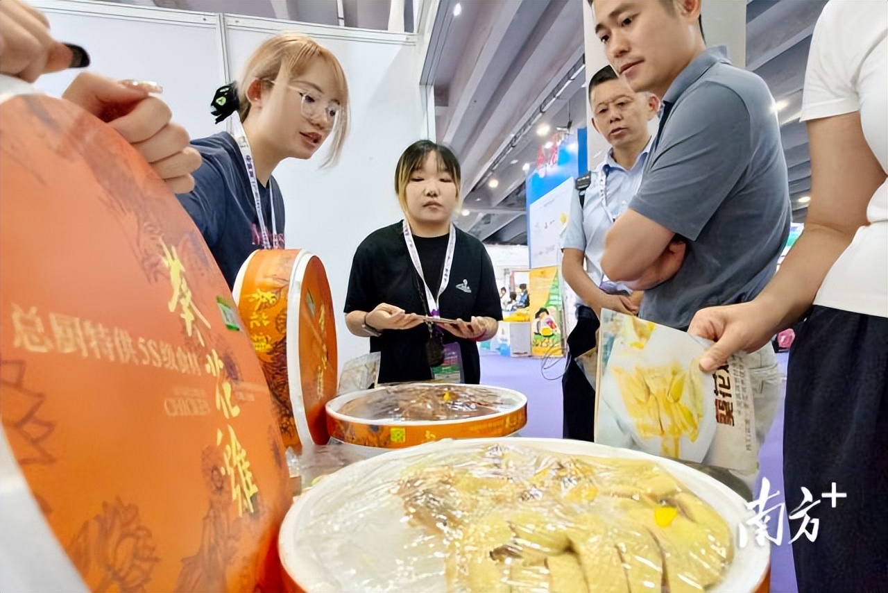 “鲜”动世界!南沙美食火爆亮相中食展(图4) 广州国际食品食材展_2025中食展广州展会 南沙农产品展销会 南沙预制菜进出口贸易区