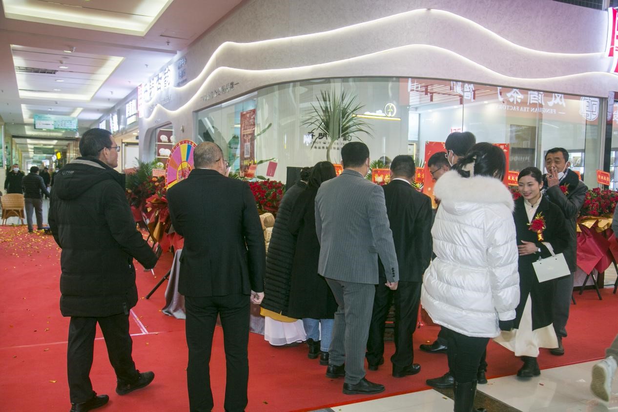 昆明新螺蛳湾年货采购_俊发新螺蛳湾春节商品选购_螺蛳湾零食批发商电话