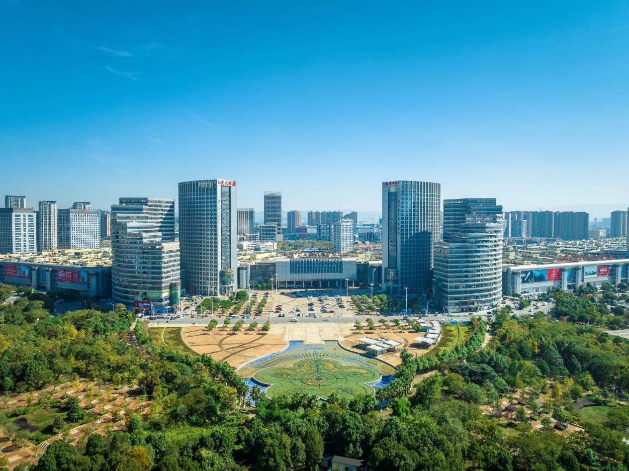 昆明新螺蛳湾年货采购_俊发新螺蛳湾春节商品选购_螺蛳湾零食批发商电话