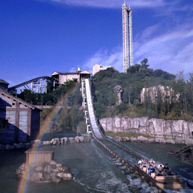 同是世界级主题乐园，为何天津血赚，重庆欢乐谷却很冷清？