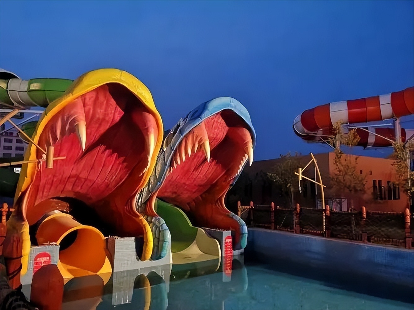 天津欢乐谷刺激游乐项目_天津欢乐谷旅游自驾游_天津欢乐谷过山车项目