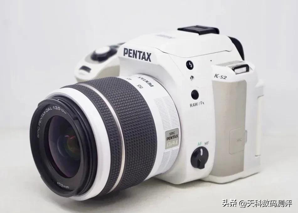 二手跌到千元!宾得‘暗夜战神’深度揭秘:小白轻松拍出1亿像素(图4) 宾得和佳能单反哪个好_宾得入门级相机评测_宾得相机推荐