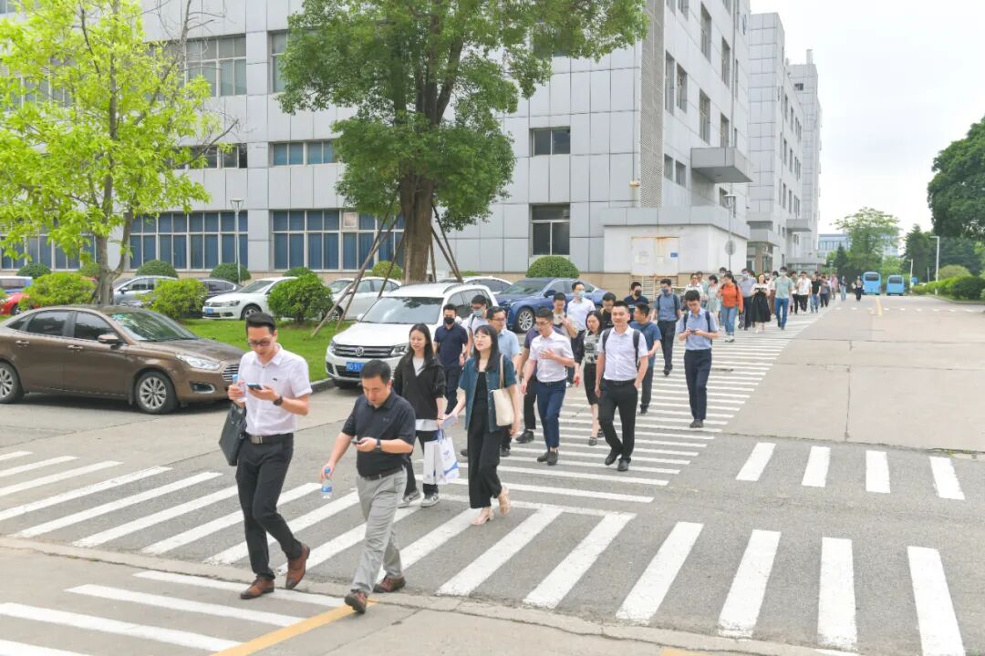 再度爆火|数学驱动 聚智引领标杆企业行第二期之走进宸鸿科技圆满落幕(图2) 图片
