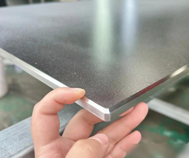 我家用了几年不锈钢橱柜,才发现:比木质的还香,耐用好看又实用(图4) 现代不锈钢橱柜选购指南_橱柜性价比_不锈钢橱柜优点