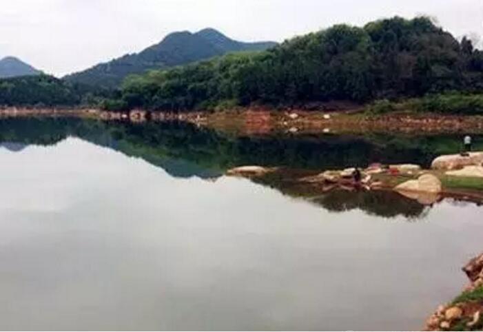 老司机手把手教你冬天水库怎么钓鱼!(图3) 冷水型水库钓鱼技巧_冬钓饵料打窝技巧_冬钓深水钓位选择