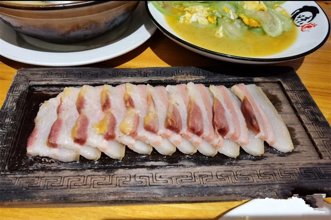 安徽“10大名菜”,你吃过几种?不愧属于八大菜系,实打实的好菜(图11) 安徽传统美食推荐_徽菜特色菜_火腿炖甲鱼是哪里名菜