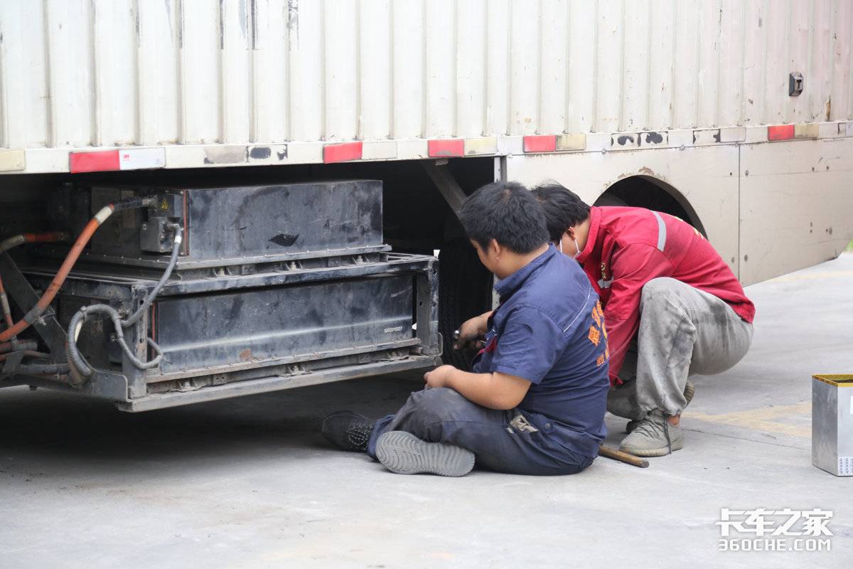 运营成本相差这么大？ 电车占绝对优势