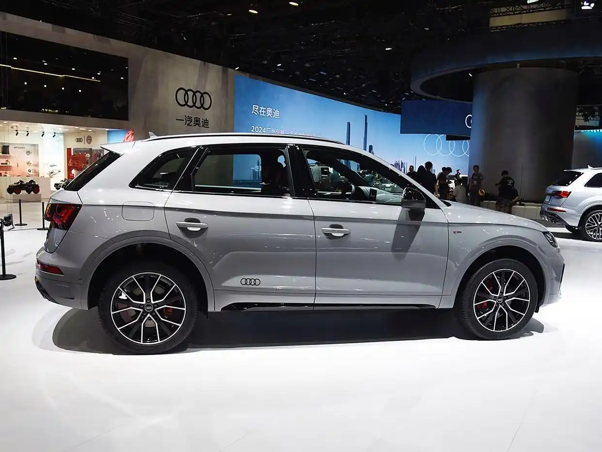 奥迪“大跳水”,前后5连杆,从近35万跌至25万,矩阵灯15雷达,拿出诚意(图2) q5奥迪报价2025款_奥迪Q5L价格优势_奥迪Q5L销量分析