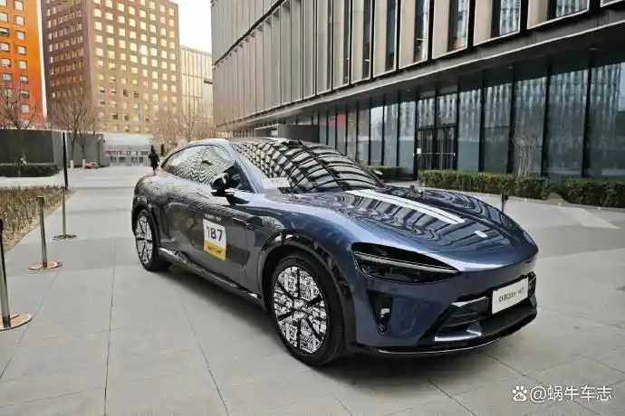 新一代奥迪Q5L将亮相上海车展,现款一口价23.88万?该等还是抄底(图15) q5奥迪报价2025款_奥迪Q5L降价一口价23.88万_新一代奥迪Q5L上海车展亮相