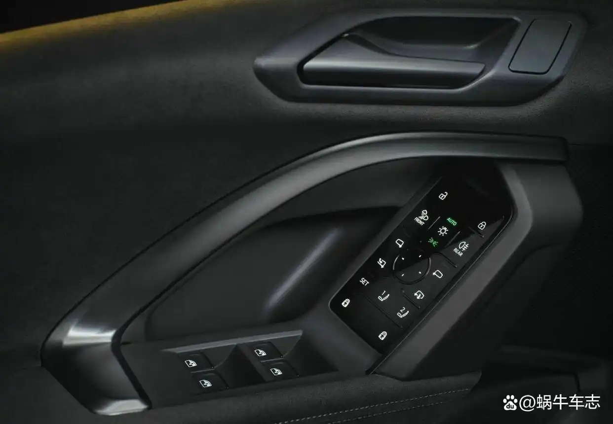 新一代奥迪Q5L将亮相上海车展,现款一口价23.88万?该等还是抄底(图9) 奥迪Q5L降价一口价23.88万_新一代奥迪Q5L上海车展亮相_q5奥迪报价2025款