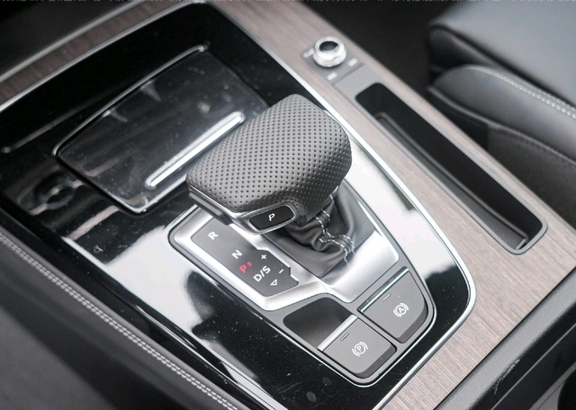 皆碑:降价12万的奥迪Q5L,是真香还是老古董?(图4) 奥迪Q5L降价12万_q5奥迪报价2025款_25万购BBA中级SUV