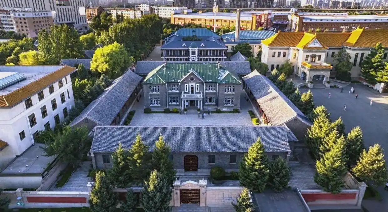 <strong>东北五A景区深度游：探寻伪满皇宫博物院与长白山之美</strong>