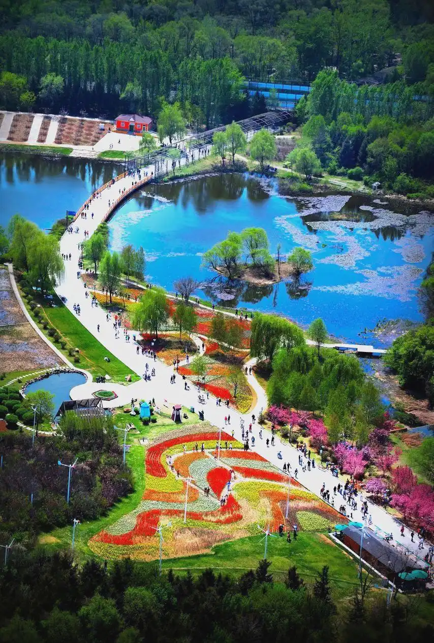 东北五A景区深度游:探寻伪满皇宫博物院与长白山之美(图6) 长白山景区建筑_东北首批5A景区_长白山四季特色旅游