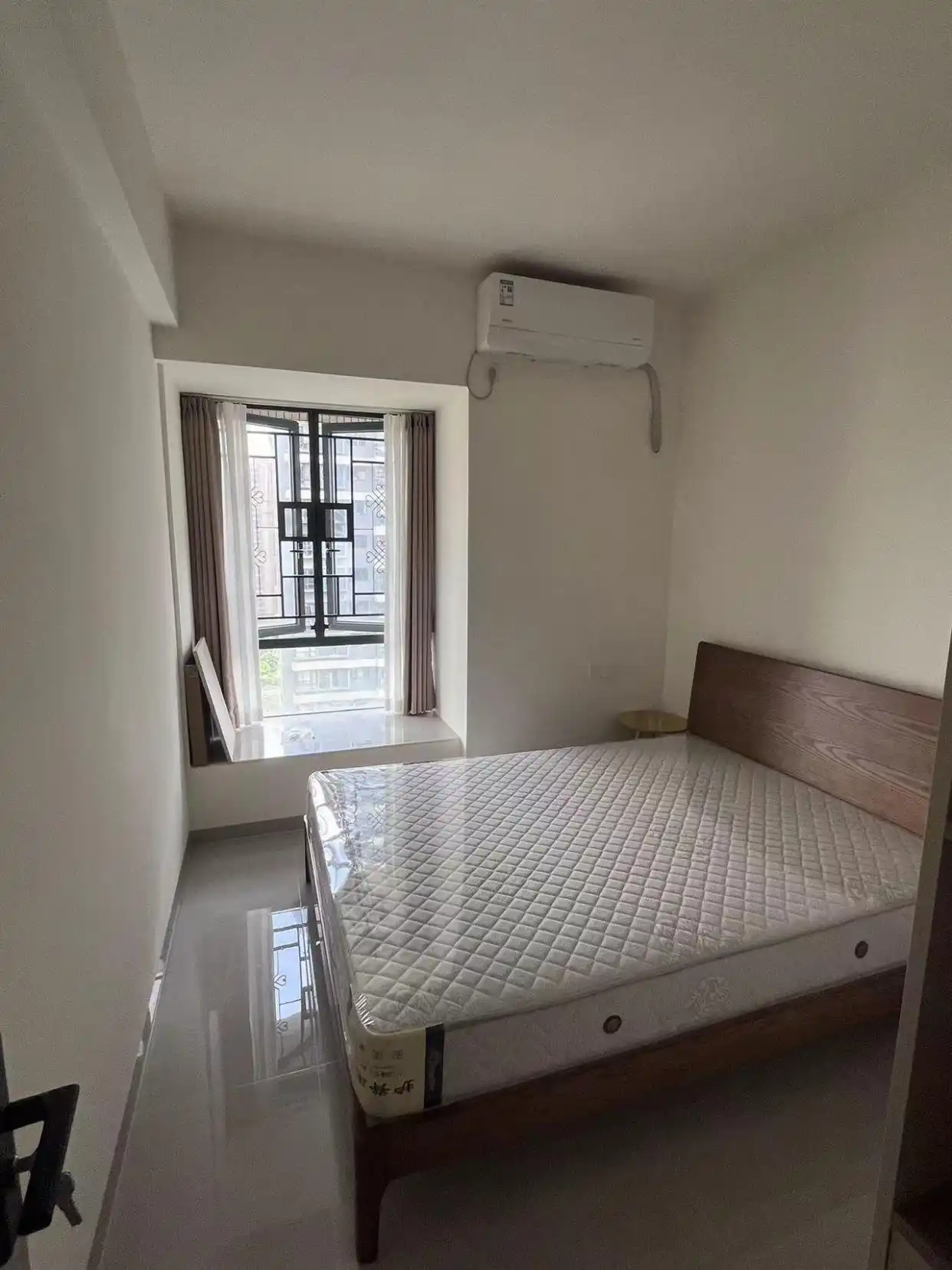 新房坚持不做吊顶,全屋家具进场效果还不错,先放着通风一段时间(图8) 小户型装修石膏线条代替吊顶_卫生间不吊顶图片_全屋定制柜子免拉手设计