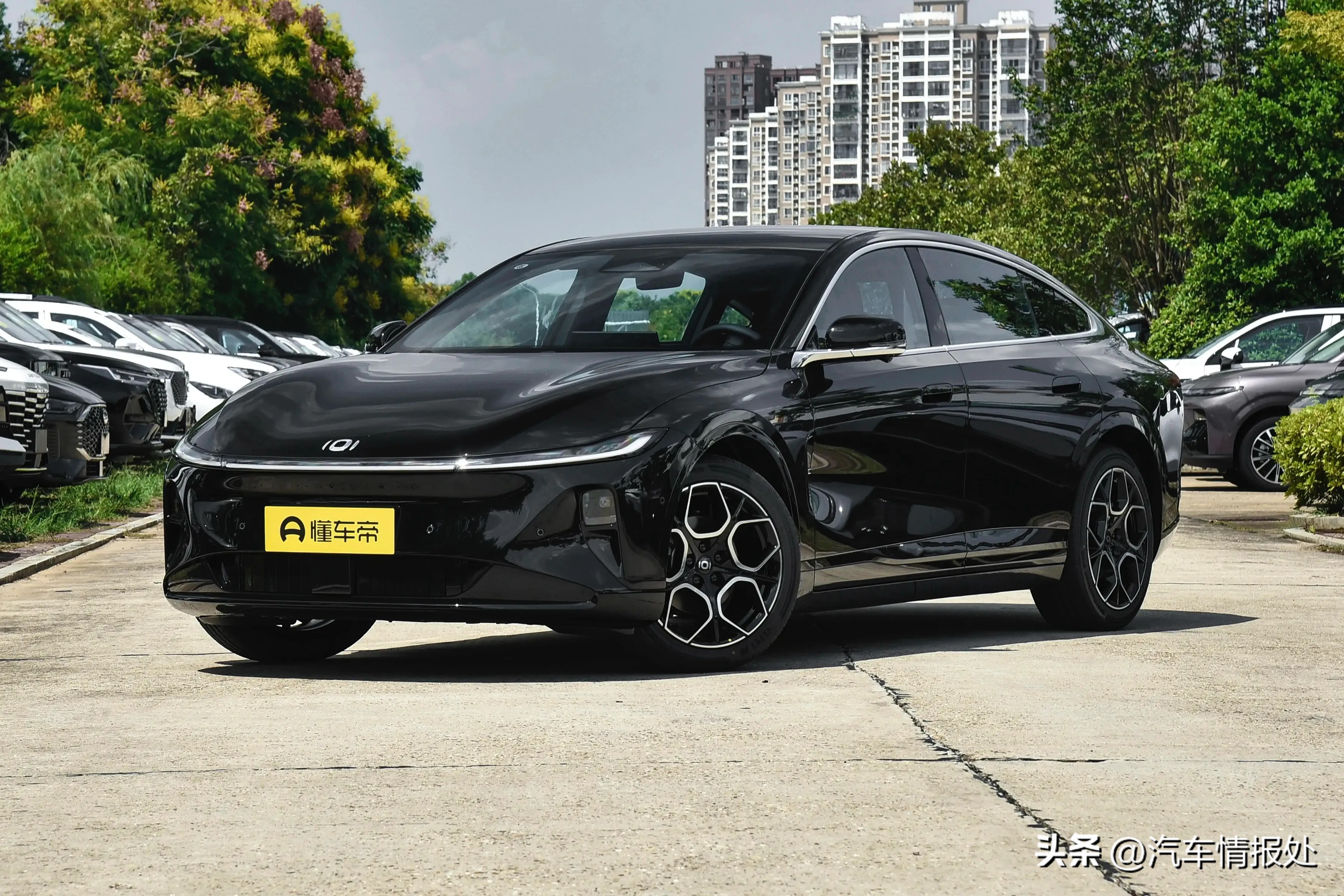 推荐10款10-15万降价力度最大的纯电轿车,看看哪款性价比更高(图26) 长续航智能轿车性价比_高底盘中轿车推荐_10-15万新能源汽车推荐