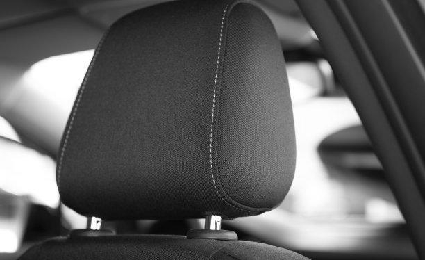 建议车主们:买新车,别只会装座套!学聪明人做法,提升爱车档次(图14) 新车必要的装饰 知乎_提升爱车档次_汽车内饰升级