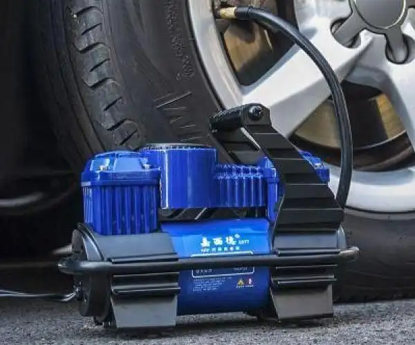 新车刚落地,汽车用品别乱买,只要配齐这八件就够用了(图2) 实用汽车配件推荐_新车必要的装饰 知乎_汽车用品清单